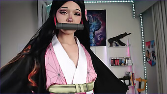 Nezuko, Hentai Lik, Si V Tem Domačem Videu Naredi Notranji Izliv