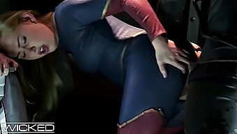 Las Habilidades Anales De Supergirl Puestas A Prueba En Este Vídeo Caliente