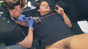 A Horny Wife Offers Her Tattooist A Sexual Favor In Exchange For Ink.German Tattoo - Gatopg2019