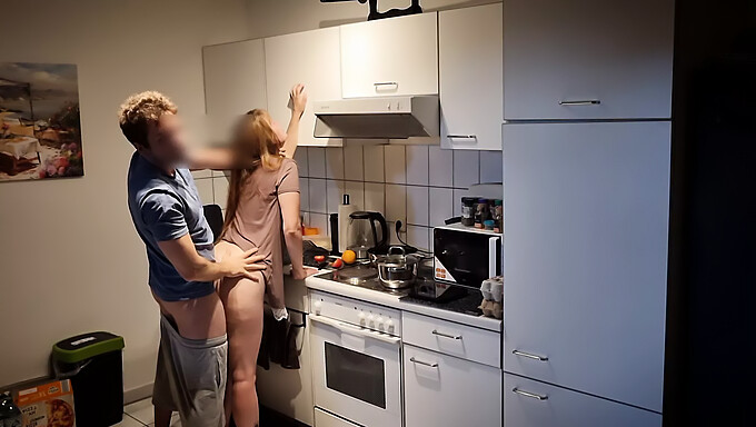 Amateur-Stiefschwester Auf Versteckter Kamera Beim Sex Mit Bruder Erwischt