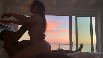 Ação Intensa Por Trás Com Lena Paul Em Uma Casa De Praia Em Malibu