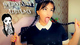 Bj Remaja Dan Cosplay Buatan Sendiri: Keterampilan Deepthroat Wednesday Addams